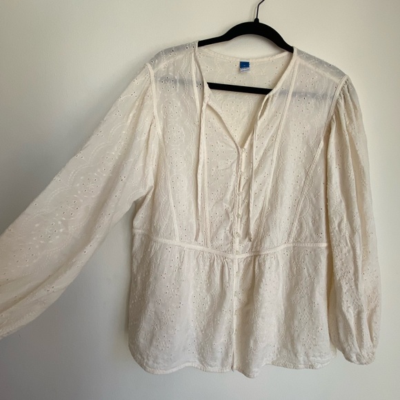 Old Navy Cream eyelet Oversized Embroidered Cutwork Tie-Neck Blouse Wide XL - Picture 7 of 9